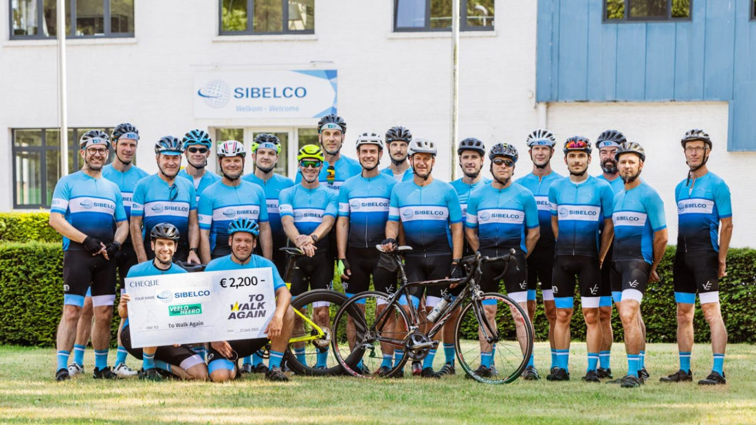 Sibelco beschermt zijn werknemers met sportkledij van VeeloHeero en steunt To Walk Again